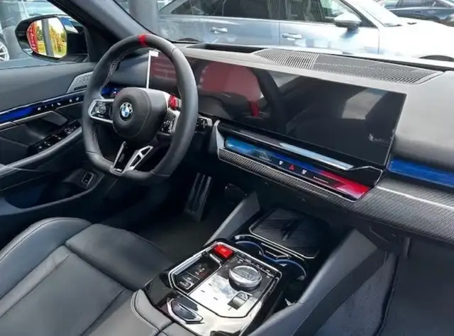 BMW M5 M5 Touring MDriverPackAHKPanB&W Ansicht 13