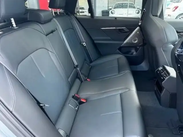 BMW M5 M5 Touring MDriverPackAHKPanB&W Ansicht 17