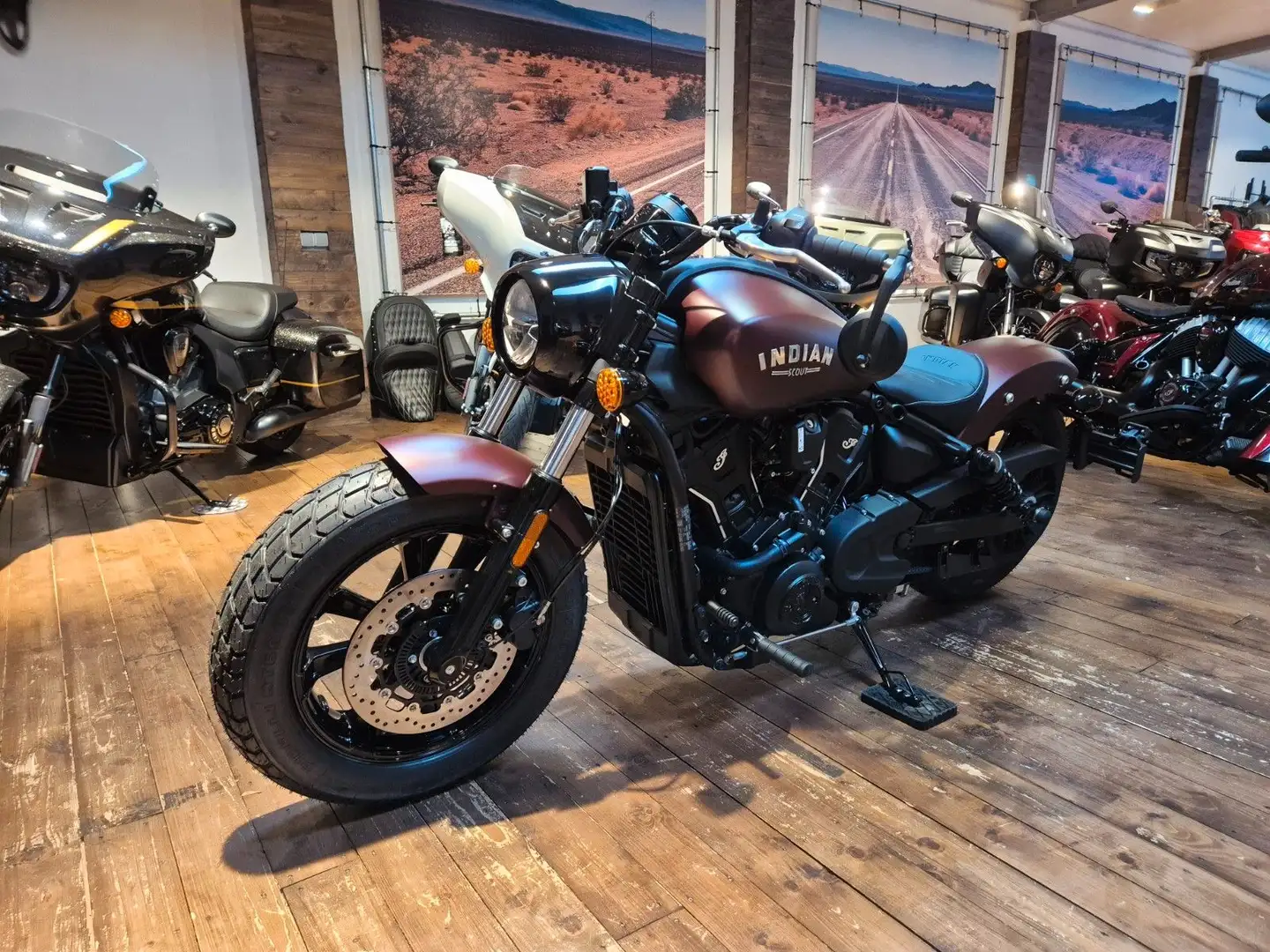 Indian Scout Bobber + Vorteilspaket  1.000€/1,99 % Rojo - 2