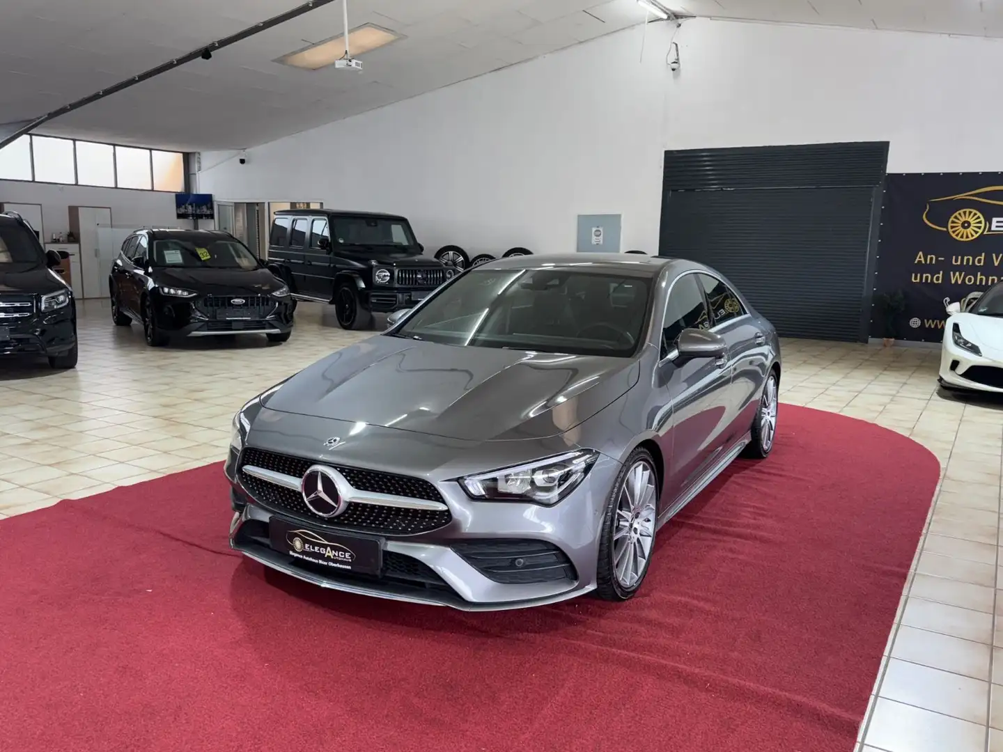 Mercedes-Benz CLA 220 AMG Line Šedá - 2