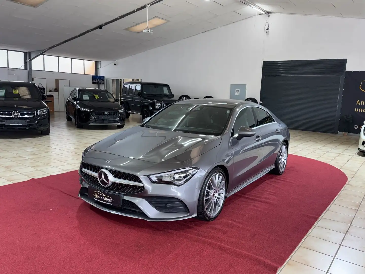 Mercedes-Benz CLA 220 AMG Line Šedá - 1