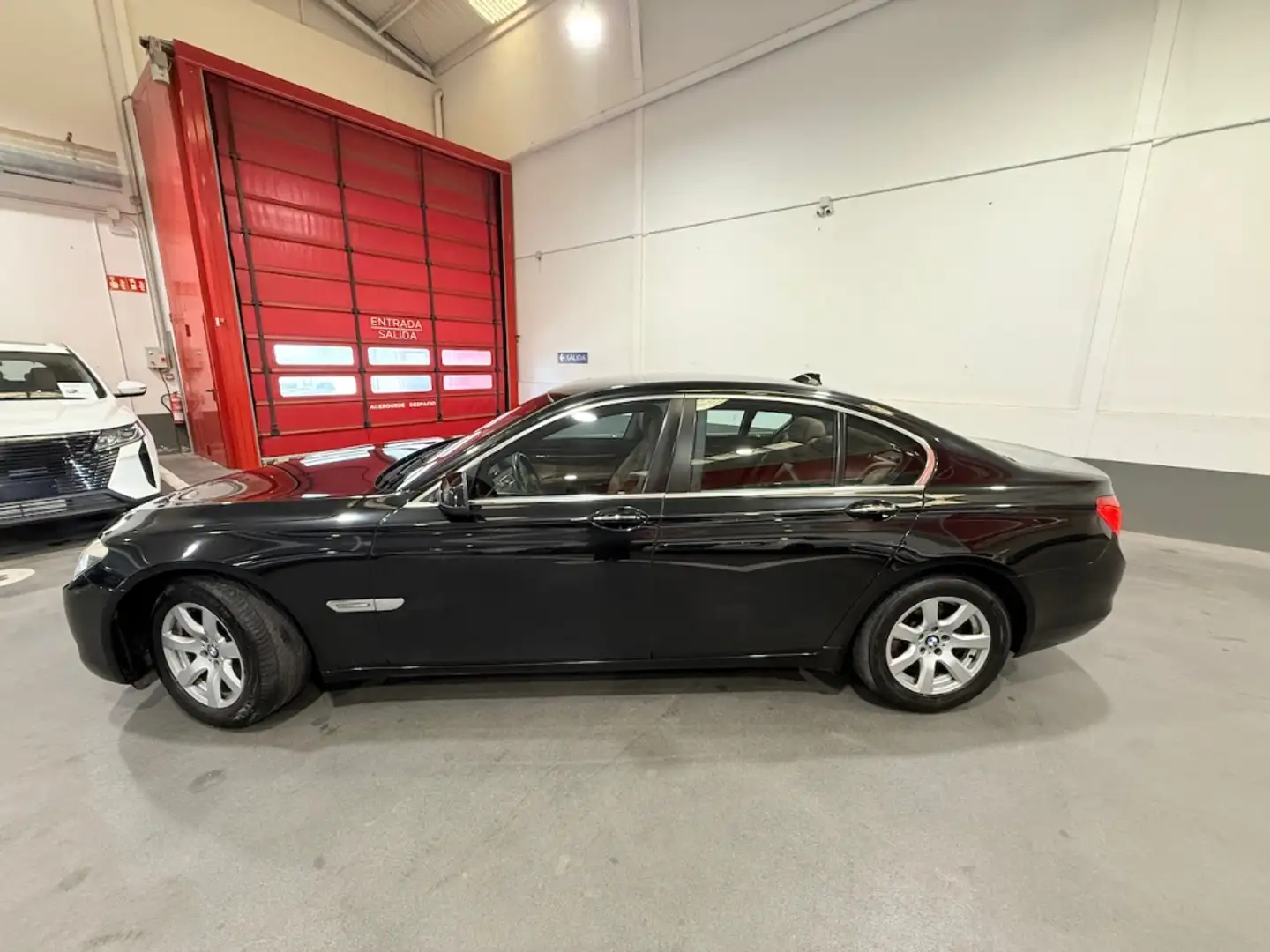 BMW 730 730dA Zwart - 2