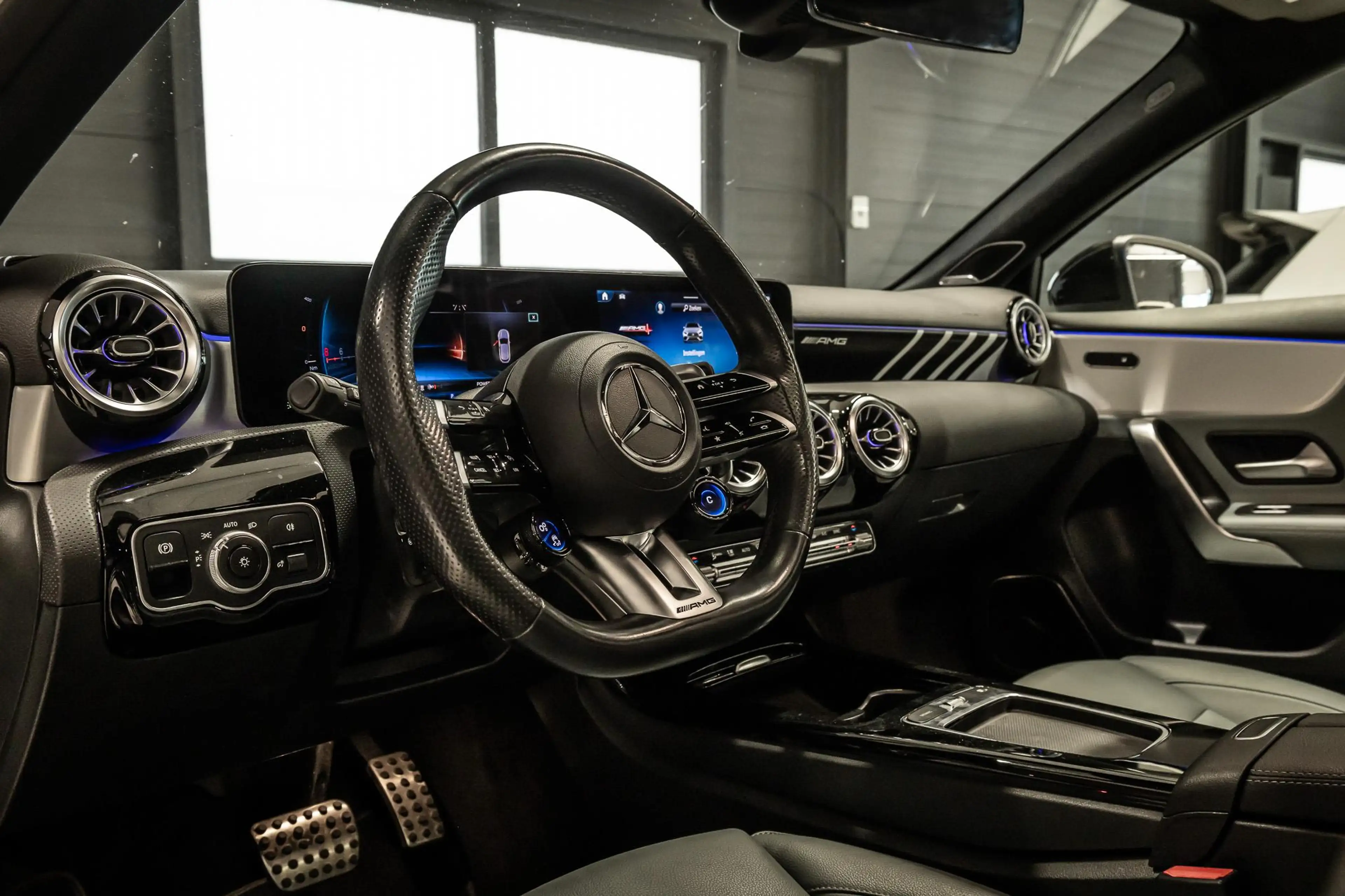 Mercedes-Benz A 35 AMG 4MATIC — photo 6