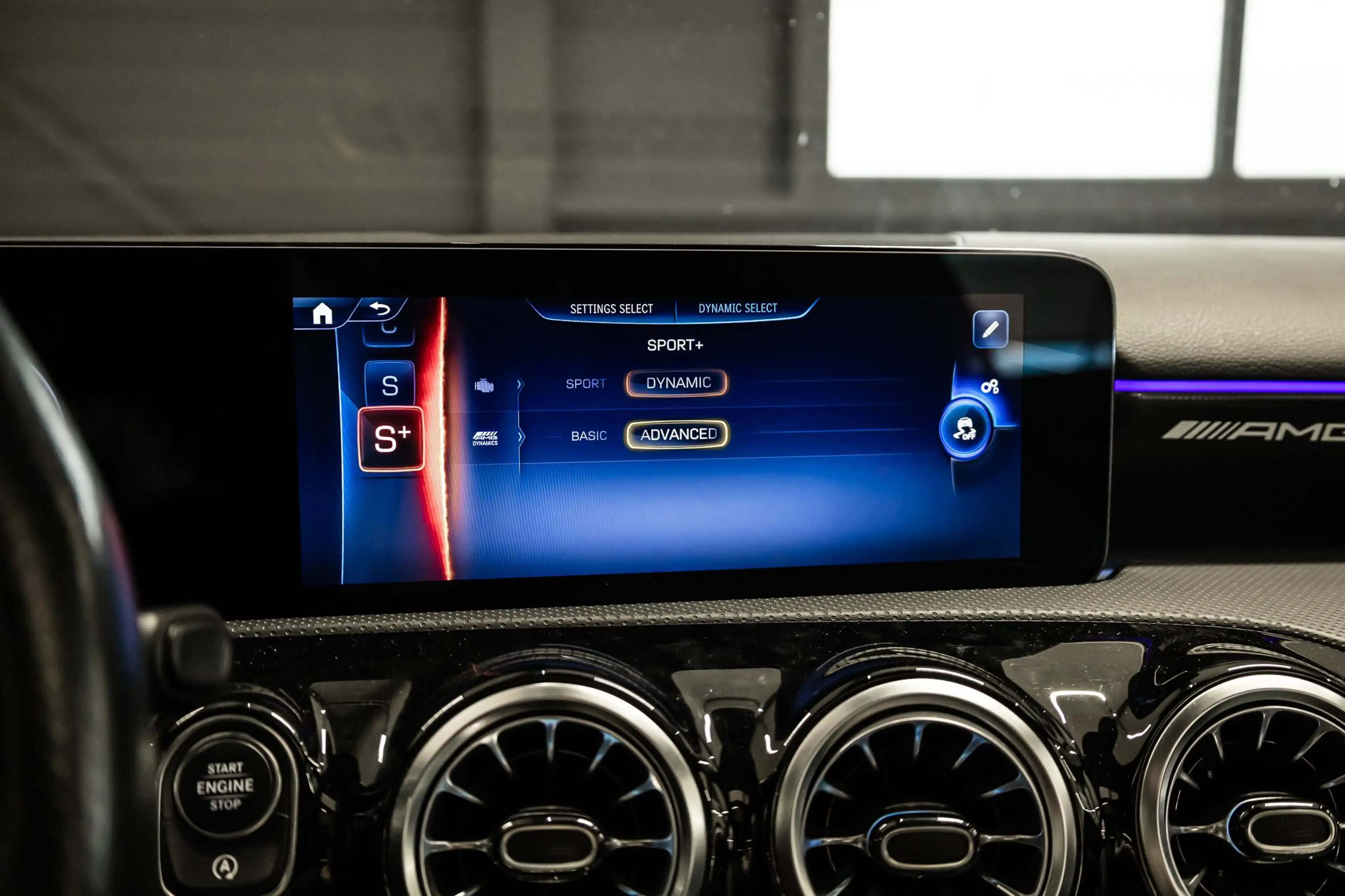 Mercedes-Benz A 35 AMG 4MATIC — photo 15