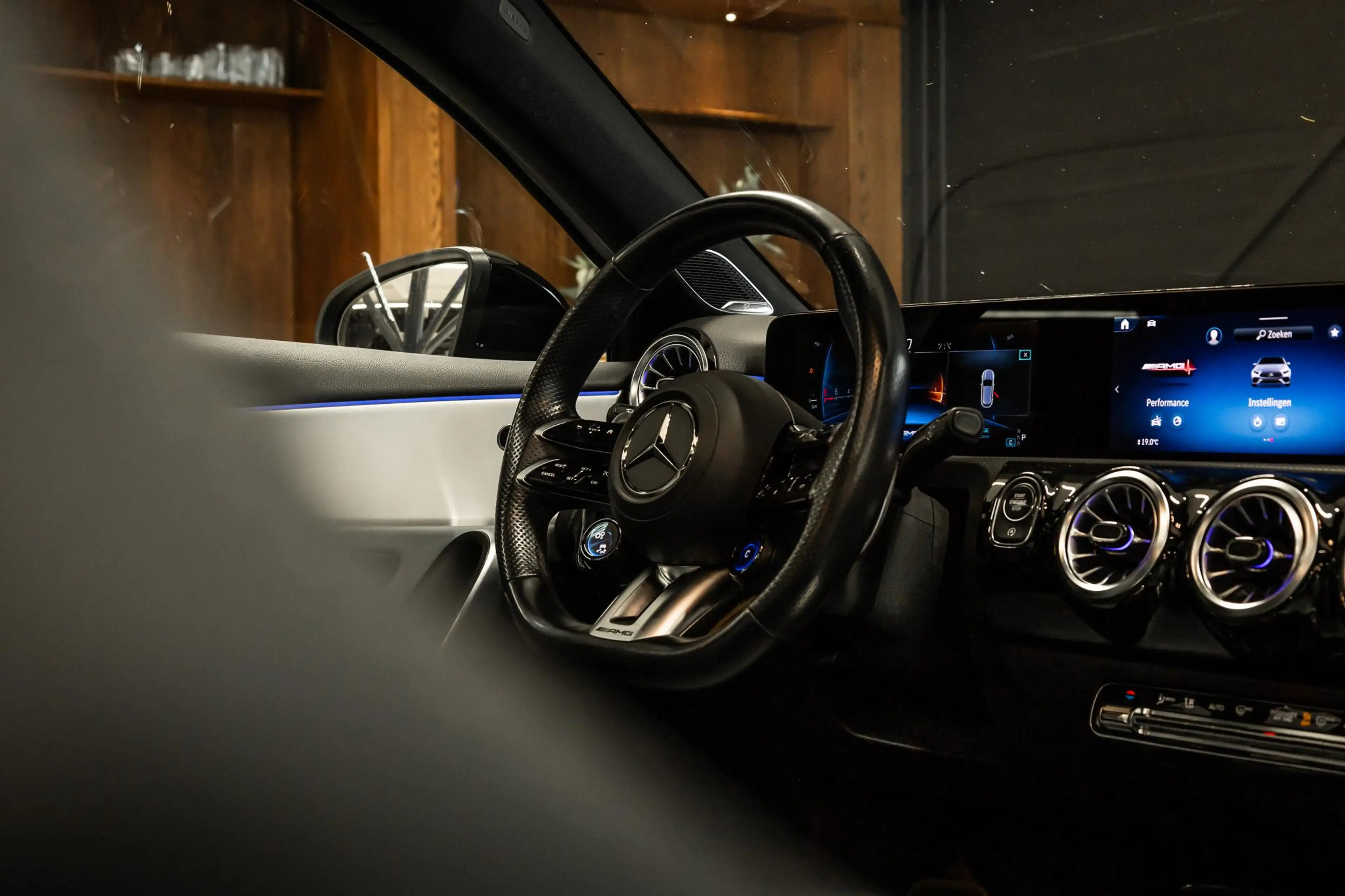 Mercedes-Benz A 35 AMG 4MATIC — photo 9