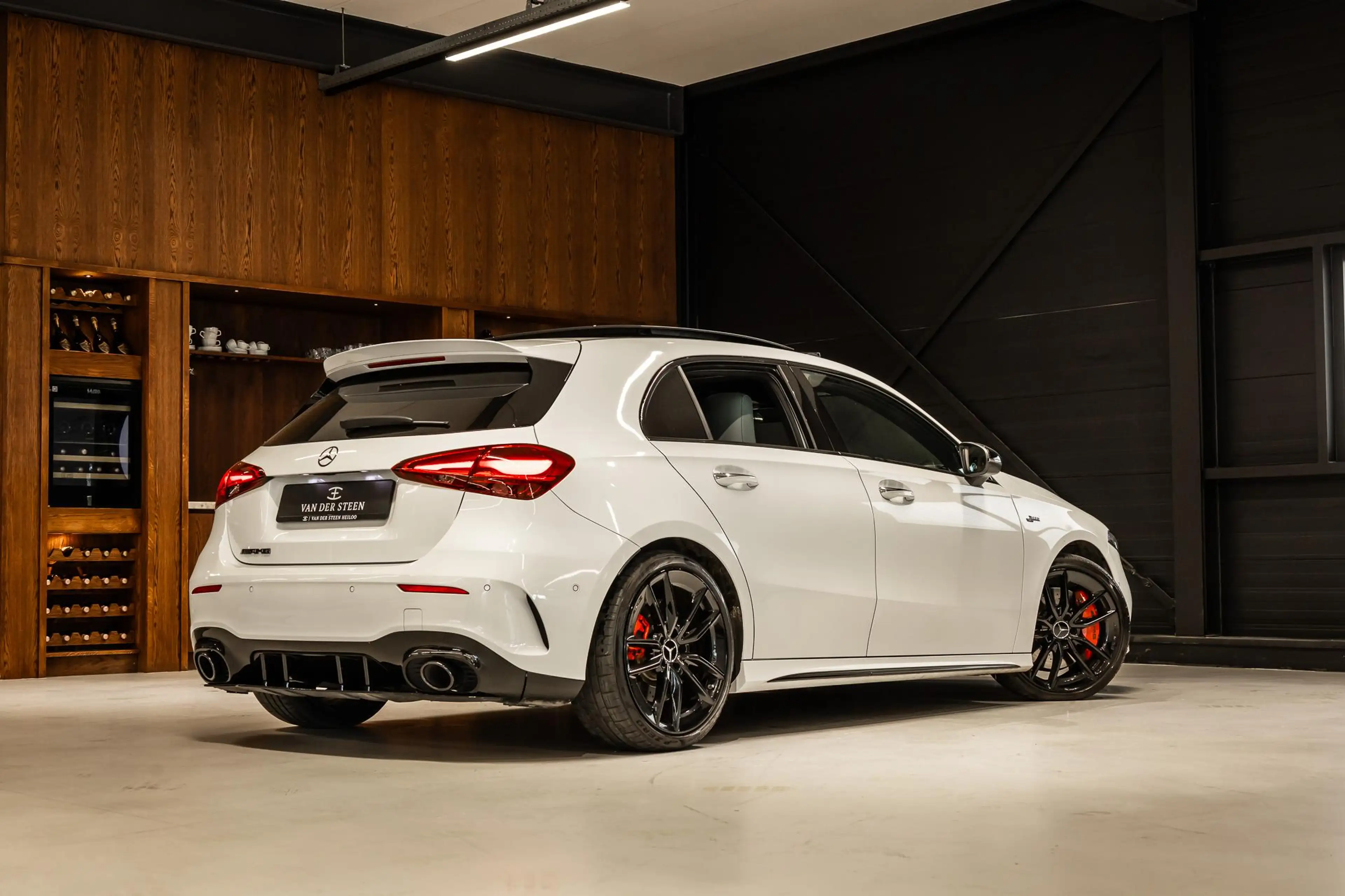 Mercedes-Benz A 35 AMG 4MATIC — photo 2