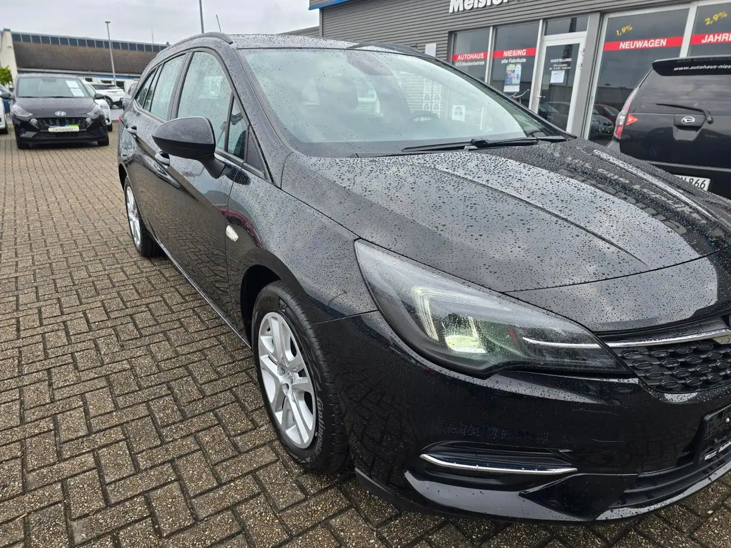 Opel Astra ST 1.5 Diesel Business Edition/Navi/DAB Schwarz - 2