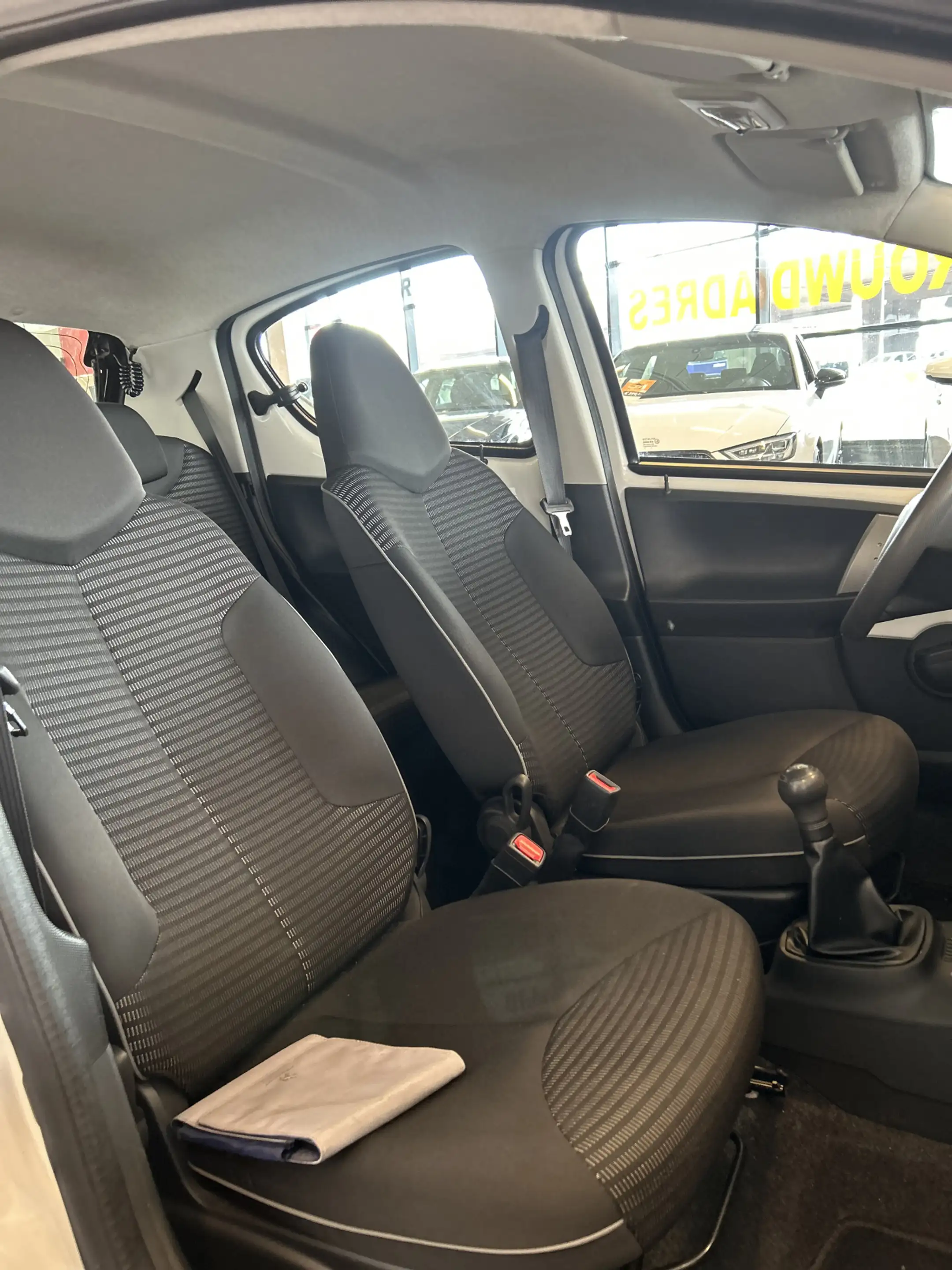 Peugeot 107 1.0 Active | Airco | LED Dagrijverlichting | Origi — photo 10