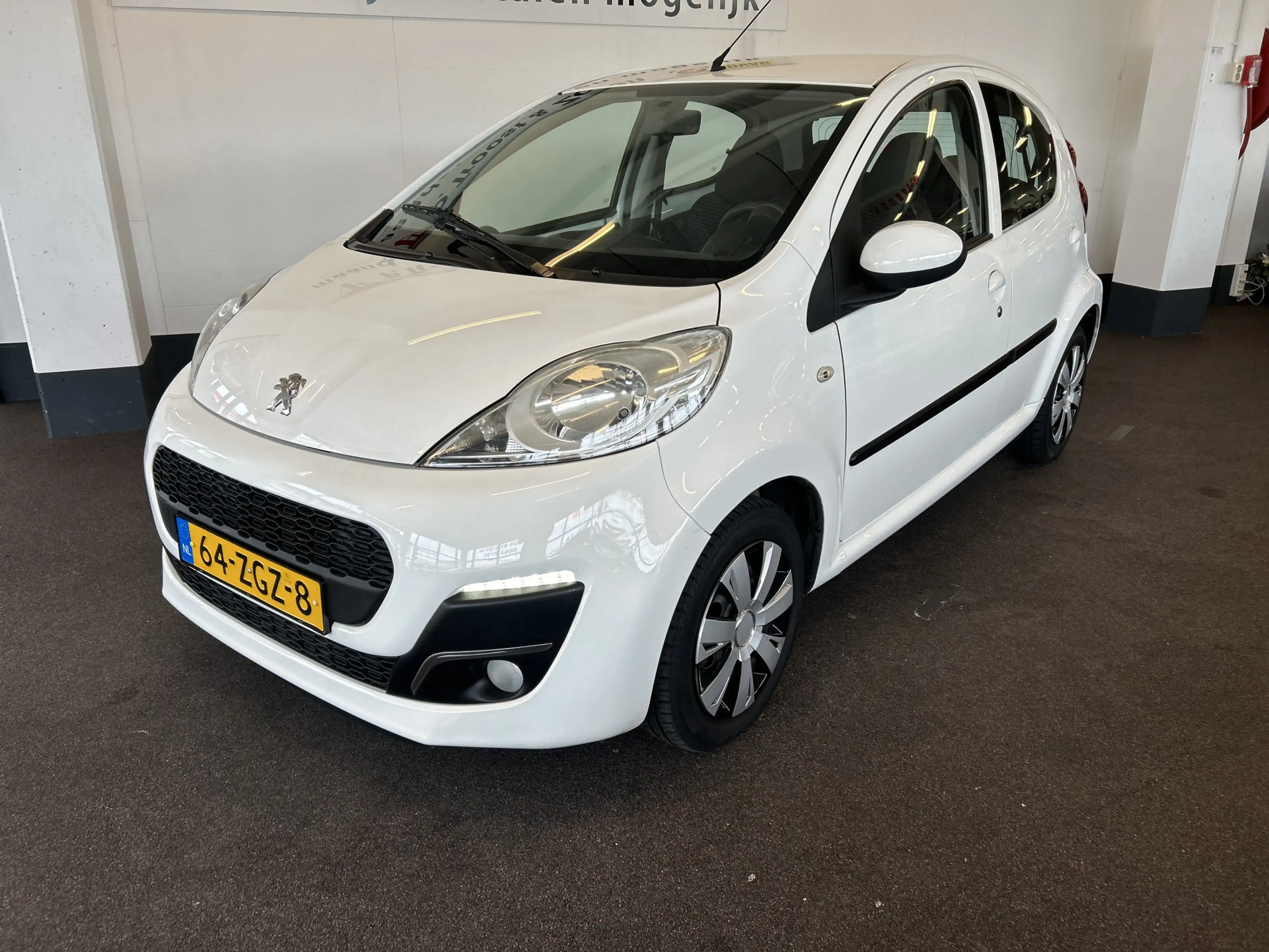 Peugeot 107 1.0 Active | Airco | LED Dagrijverlichting | Origi — photo 5