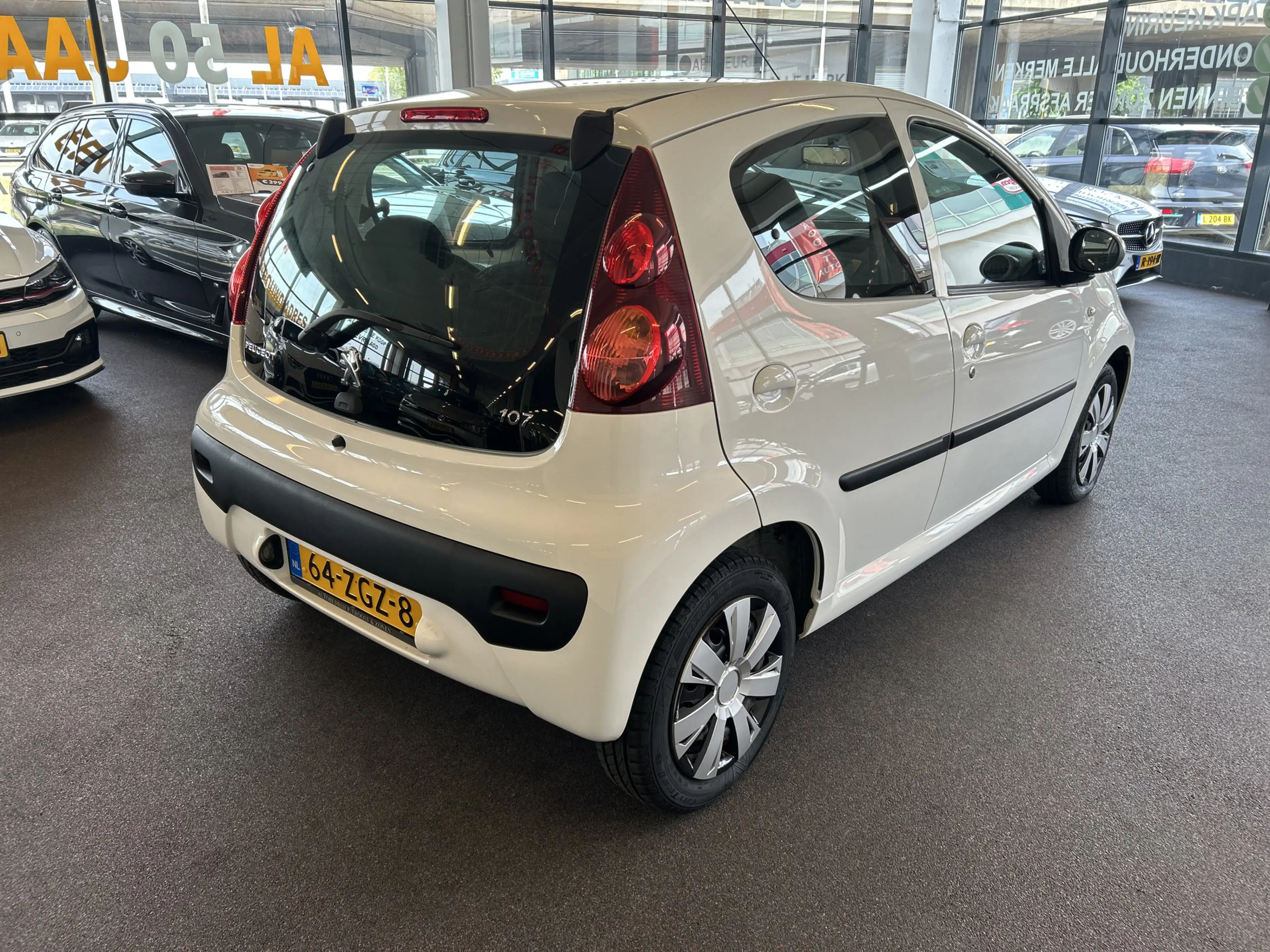 Peugeot 107 1.0 Active | Airco | LED Dagrijverlichting | Origi — photo 8