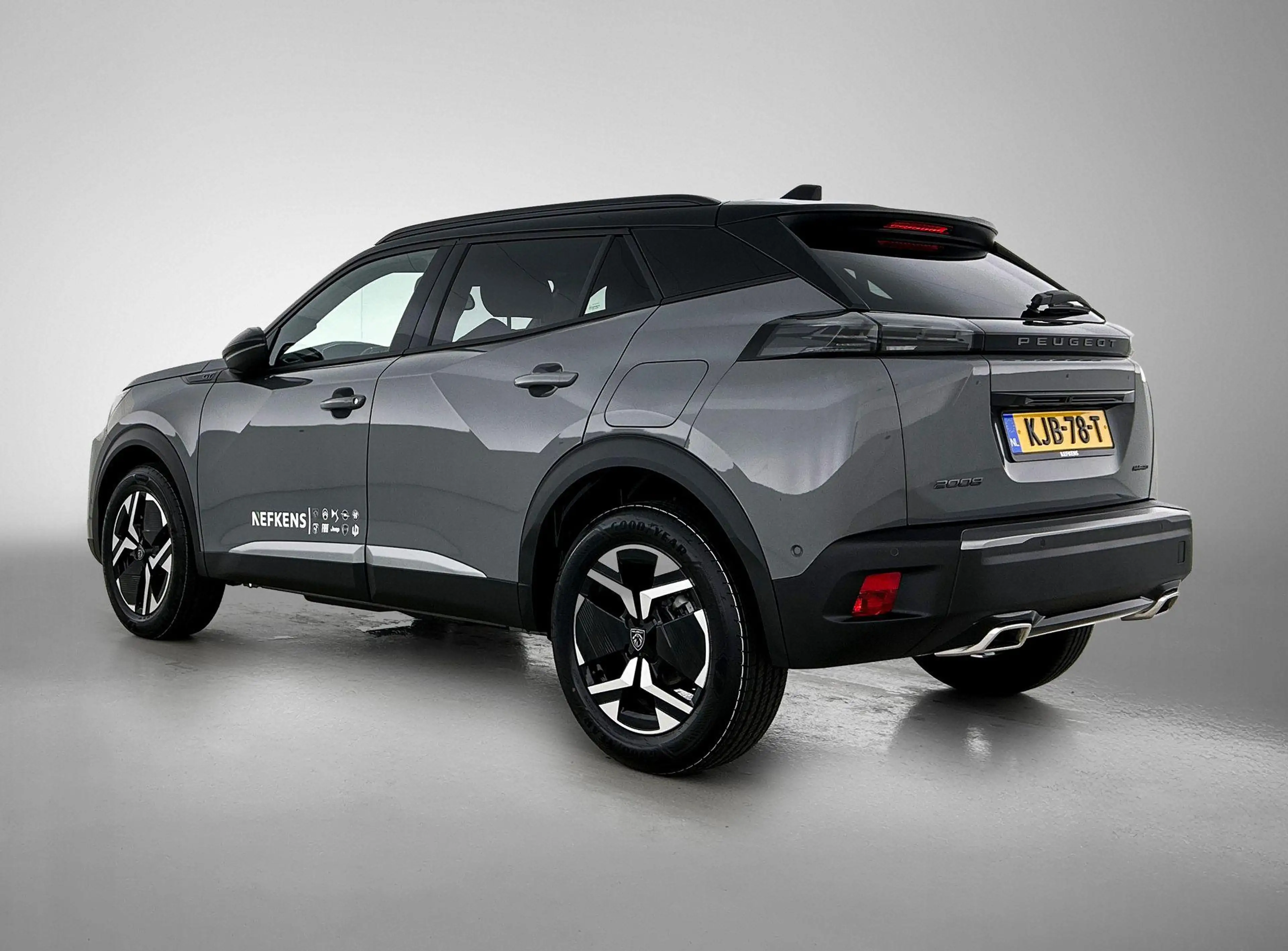 Peugeot 2008 1.2 Hybrid 145 GT — photo 3