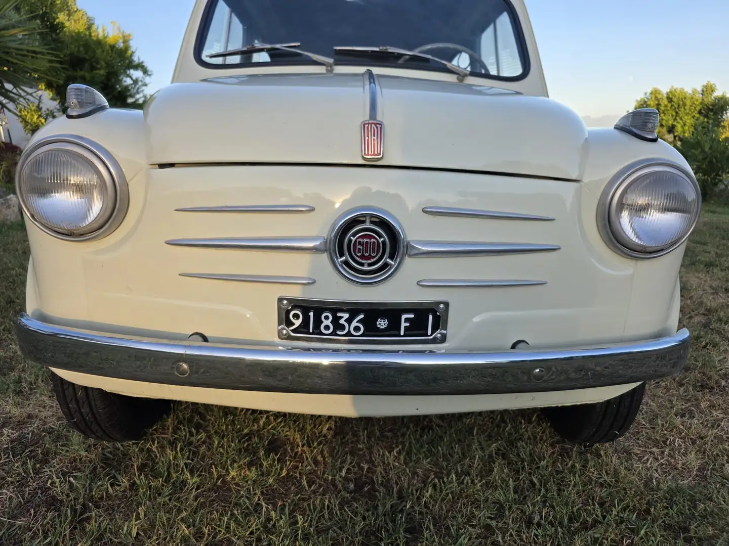 Fiat 600 Berlina Beige - 1