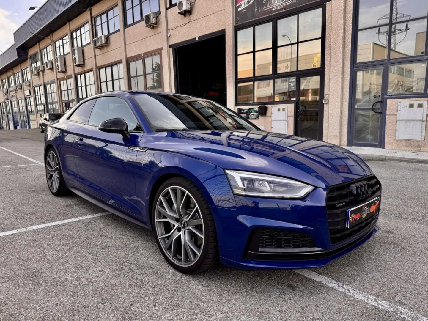 Audi A5 Coupé 50 TDI S line quattro tiptronic Bleu - 2