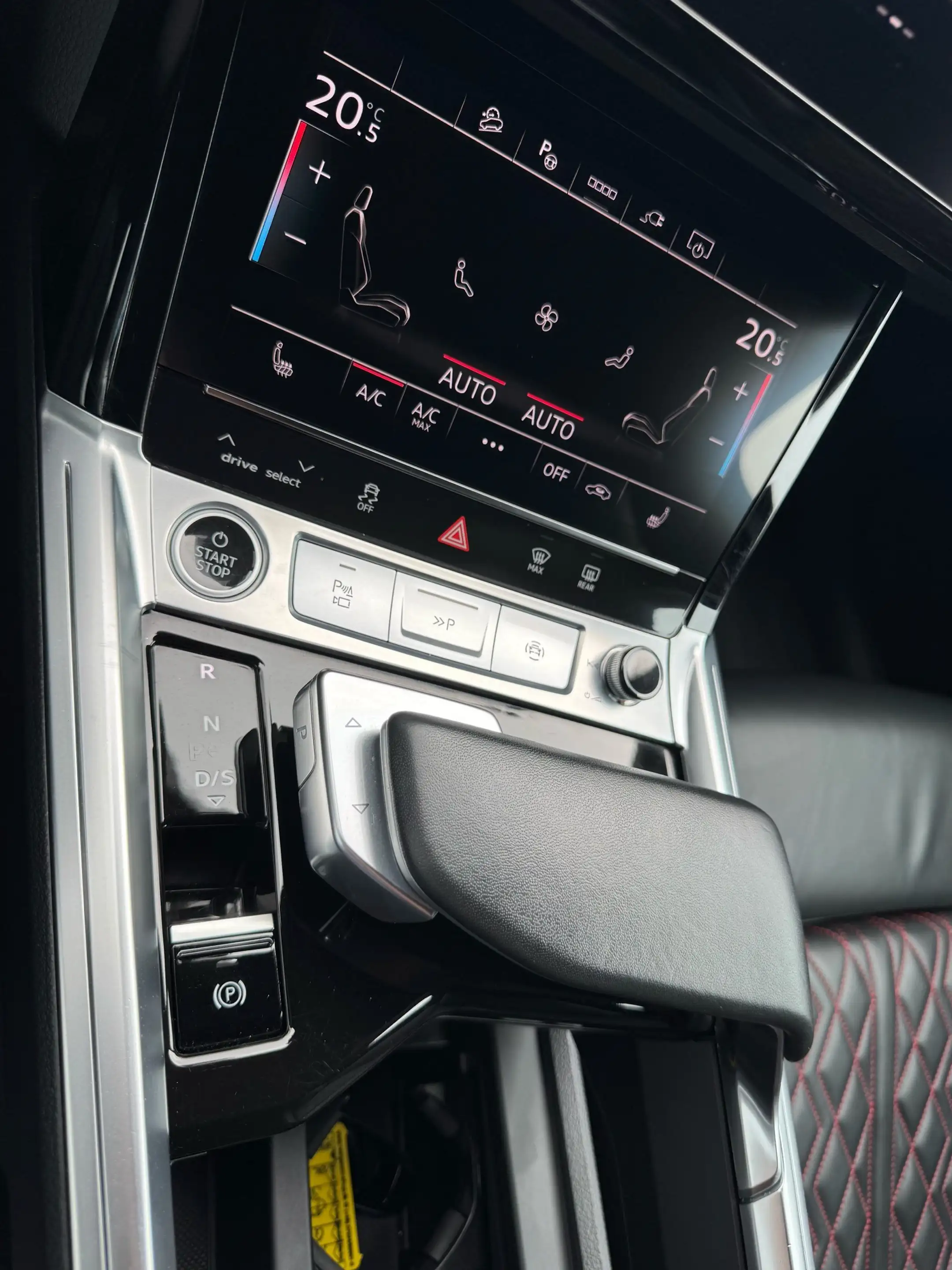 Audi Q8 e-tron 50 quattro*S line Edition*B&O*AHK*Matrix*Assistenz — photo 23
