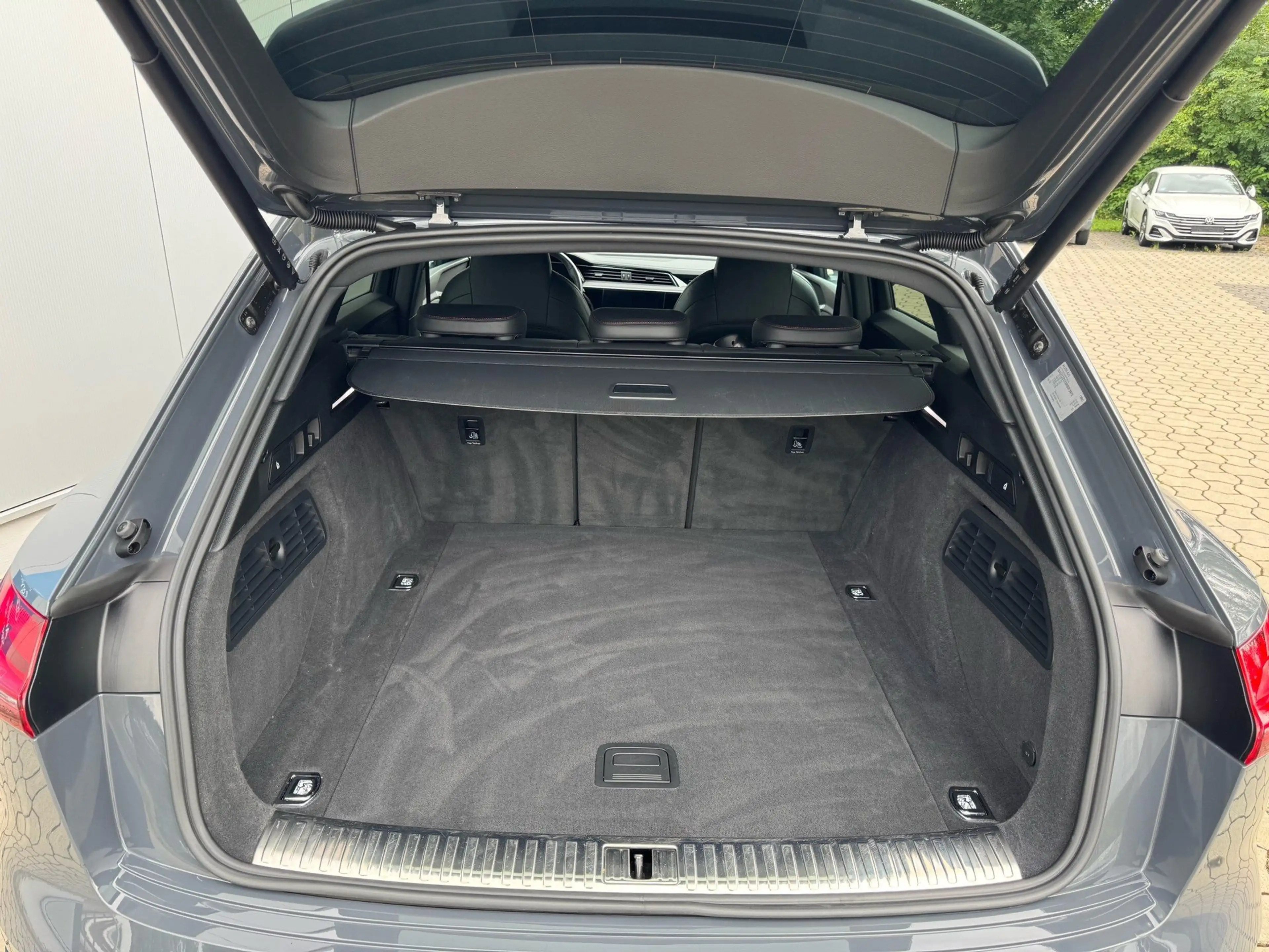 Audi Q8 e-tron 50 quattro*S line Edition*B&O*AHK*Matrix*Assistenz — photo 6