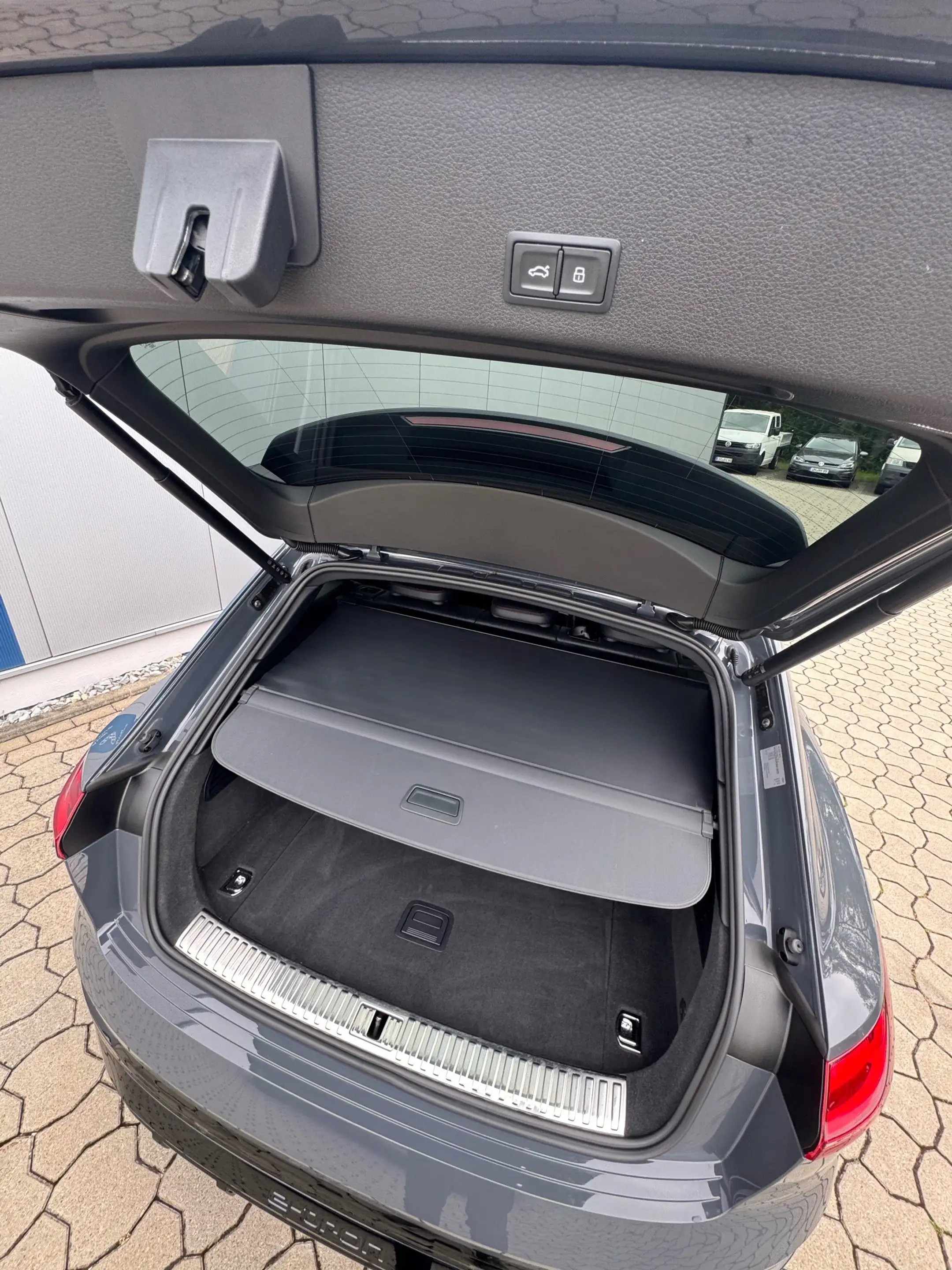 Audi Q8 e-tron 50 quattro*S line Edition*B&O*AHK*Matrix*Assistenz — photo 8