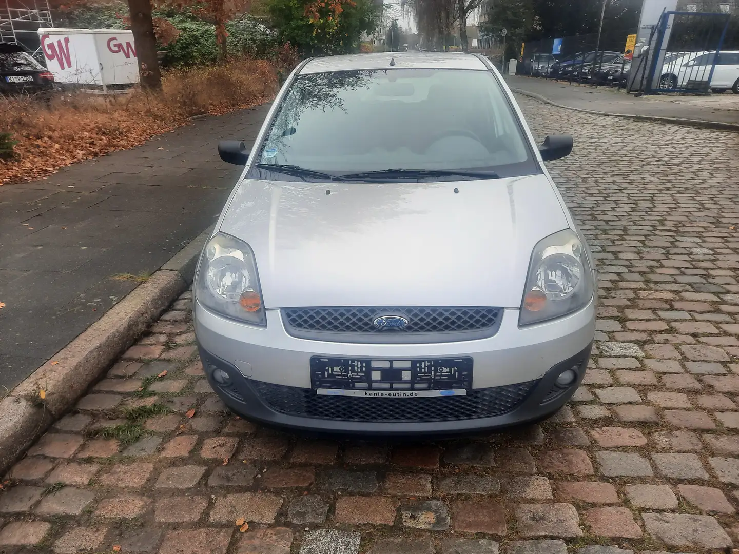 Ford Fiesta 1,4 Ambiente TÜV NEU Silber - 2