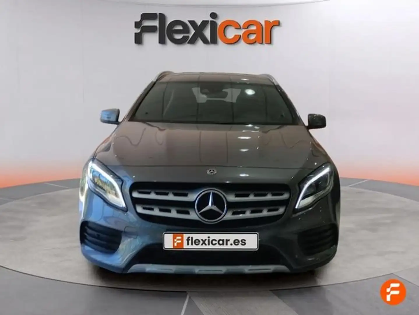 Mercedes-Benz GLA 180 Gris - 2