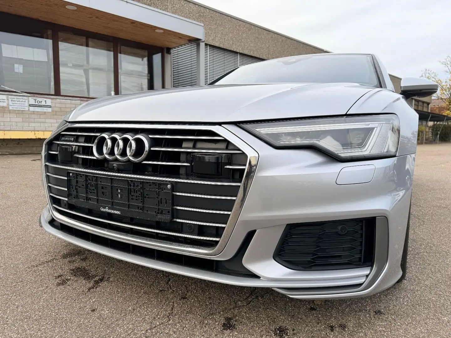 Audi A6 Avant 55 TFSI e quattro S line Sport / Plus Silber - 1