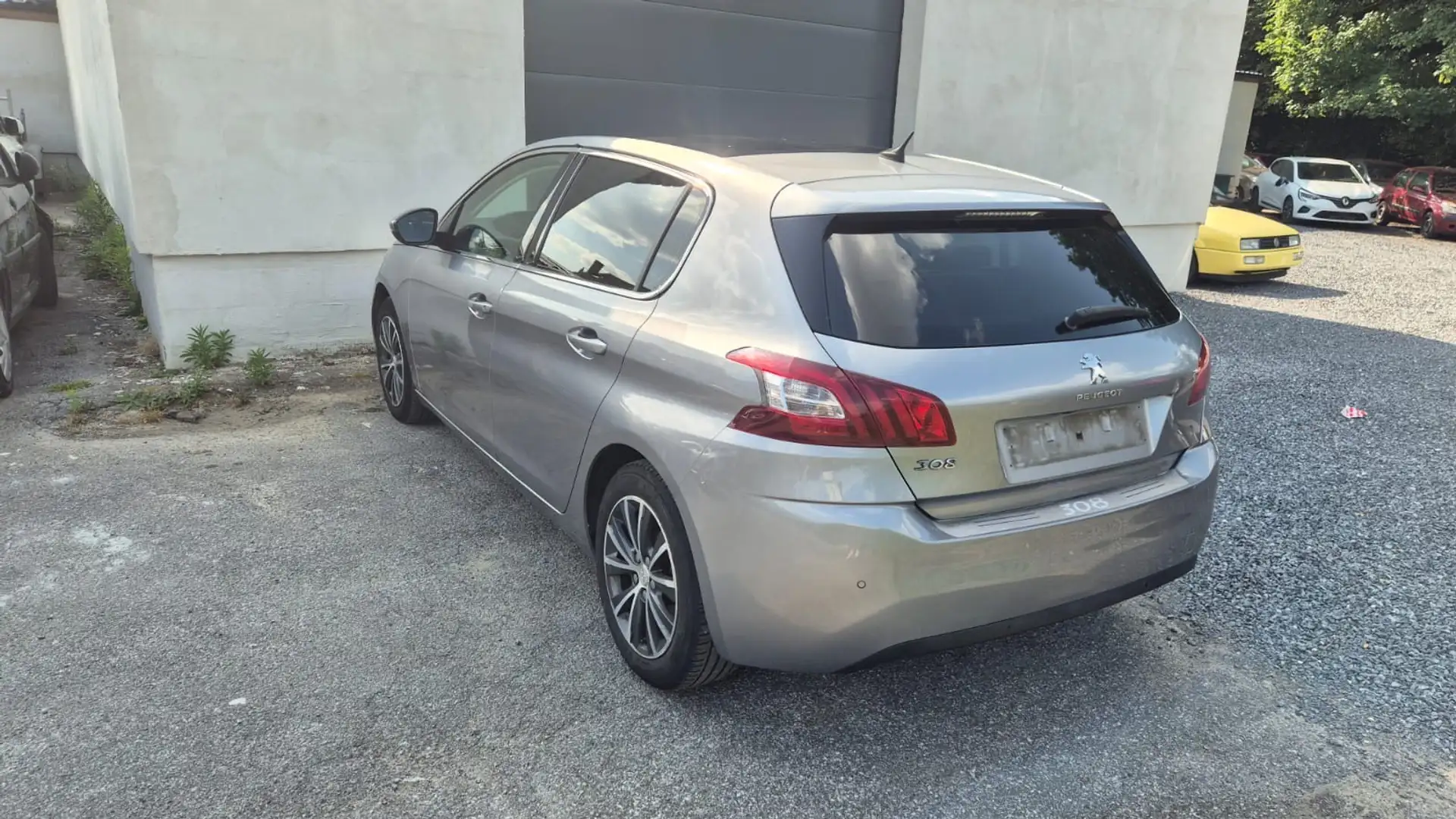 Peugeot 308 1.2 i - 2