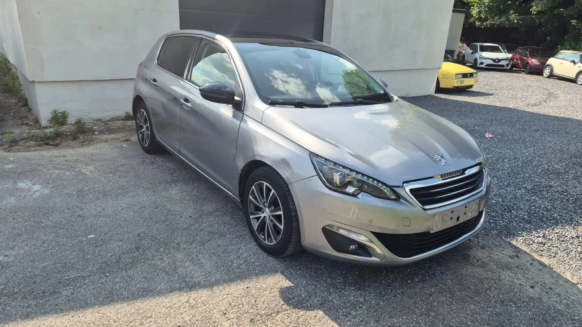 Peugeot 308 1.2 i - 1