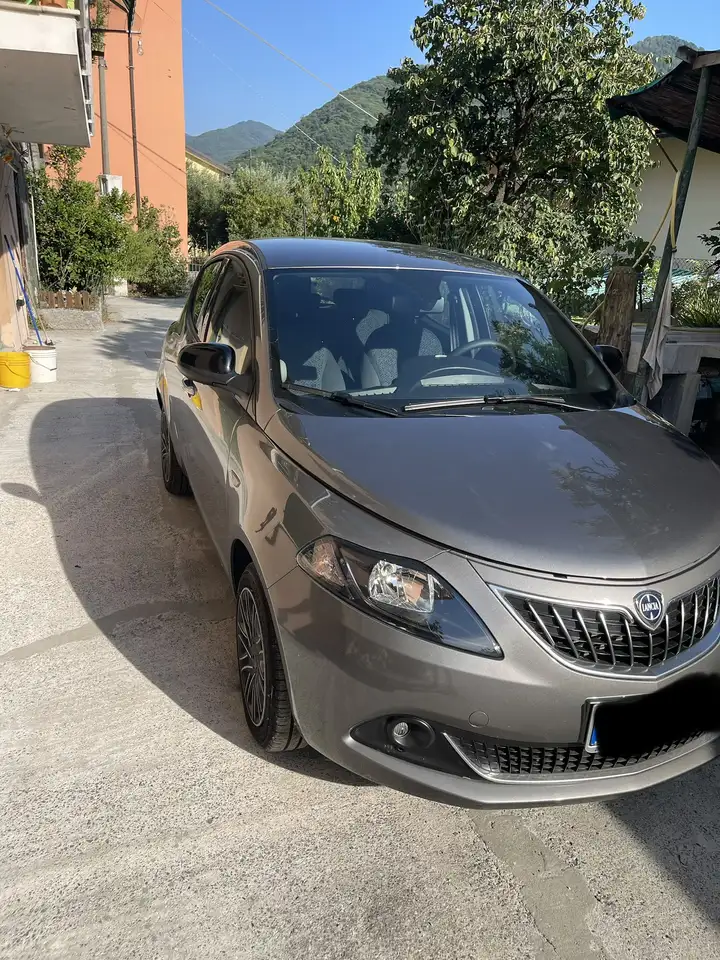 Lancia Ypsilon 2023