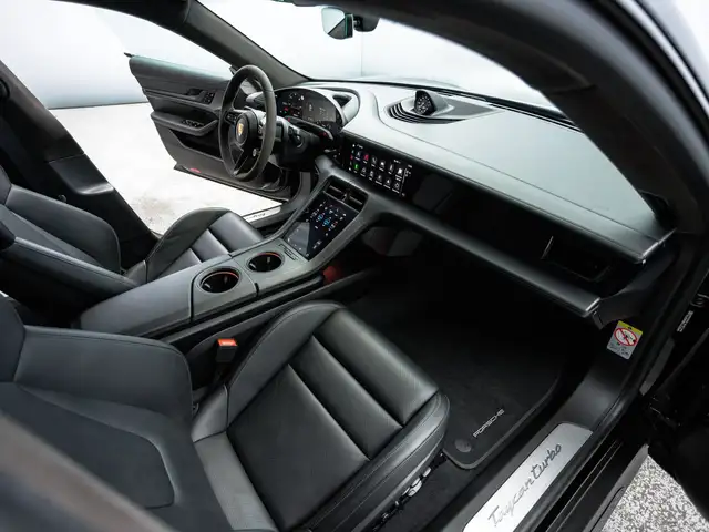 Porsche Taycan Turbo Ansicht 35