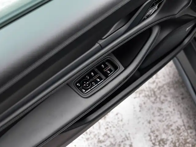 Porsche Taycan Turbo Ansicht 13