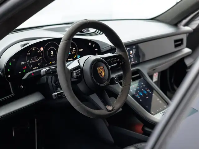 Porsche Taycan Turbo Ansicht 15