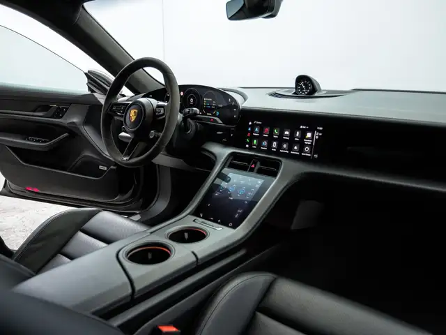 Porsche Taycan Turbo Ansicht 37