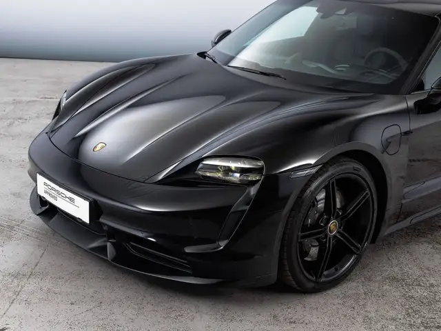 Porsche Taycan Turbo Ansicht 4