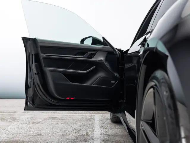 Porsche Taycan Turbo Ansicht 11