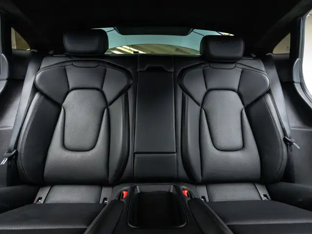 Porsche Taycan Turbo Ansicht 39