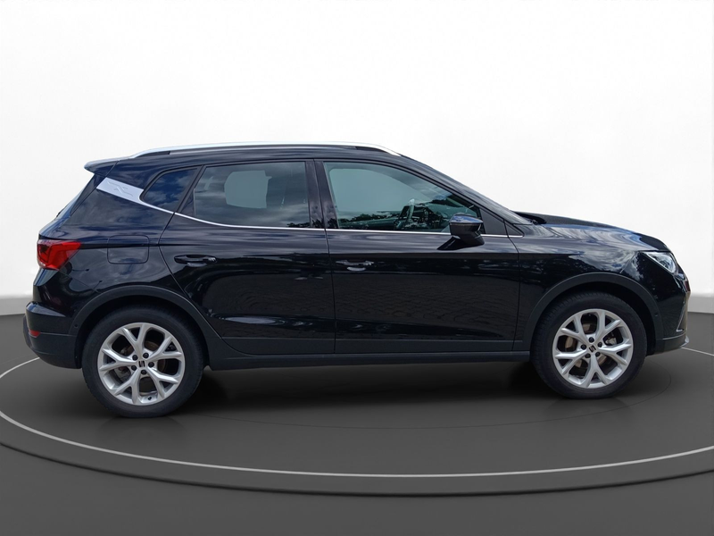 SEAT Arona 1.5 TSI FR AHK LED LM 17" Navi PDC+RFK ACC — photo 5