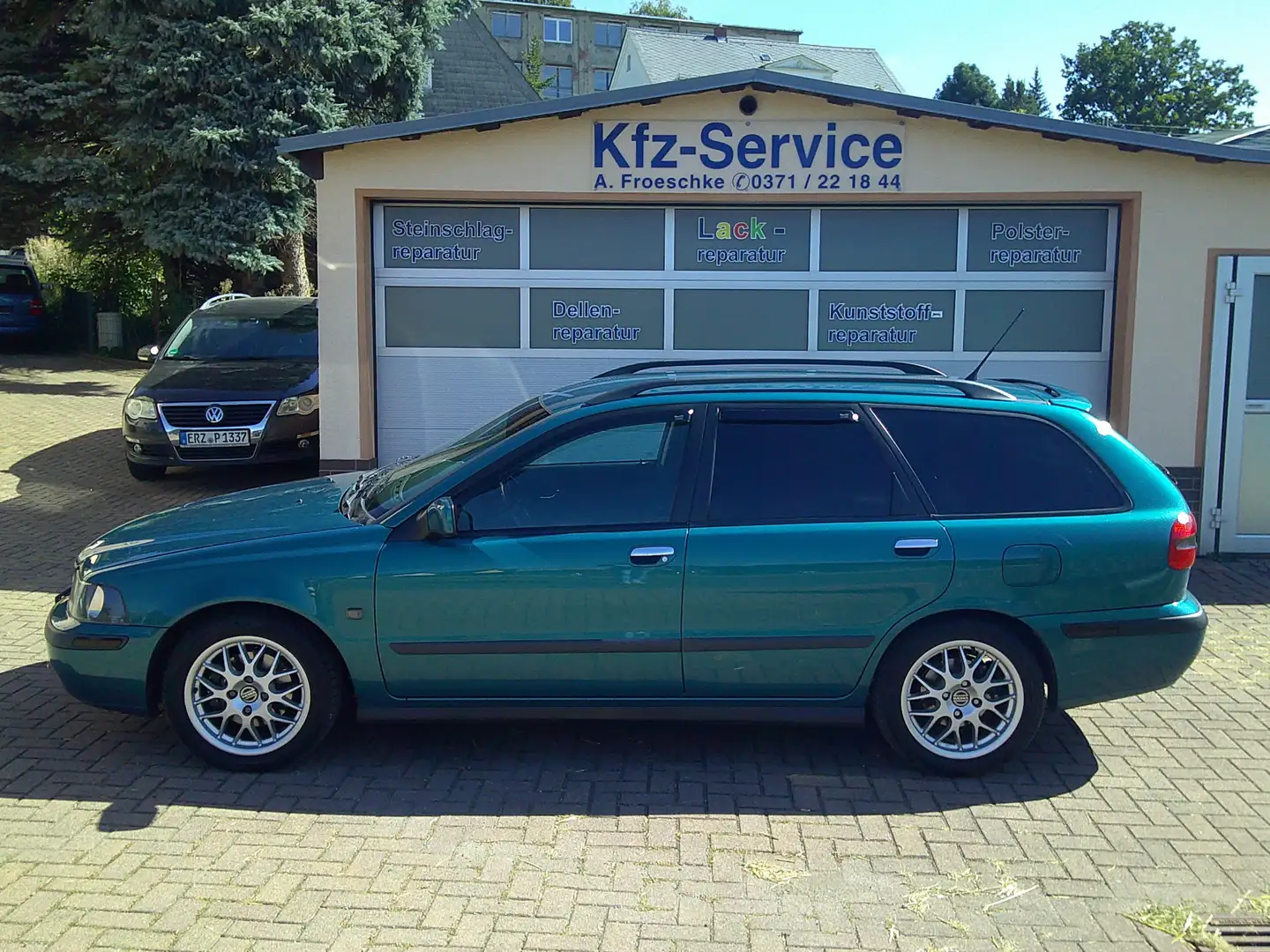 Volvo V40 V40 1.8   TÜV Neu  Zahnriemen Neu Blau - 1