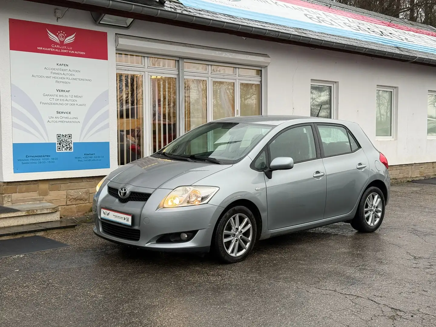 Toyota Auris Basis Gris - 1
