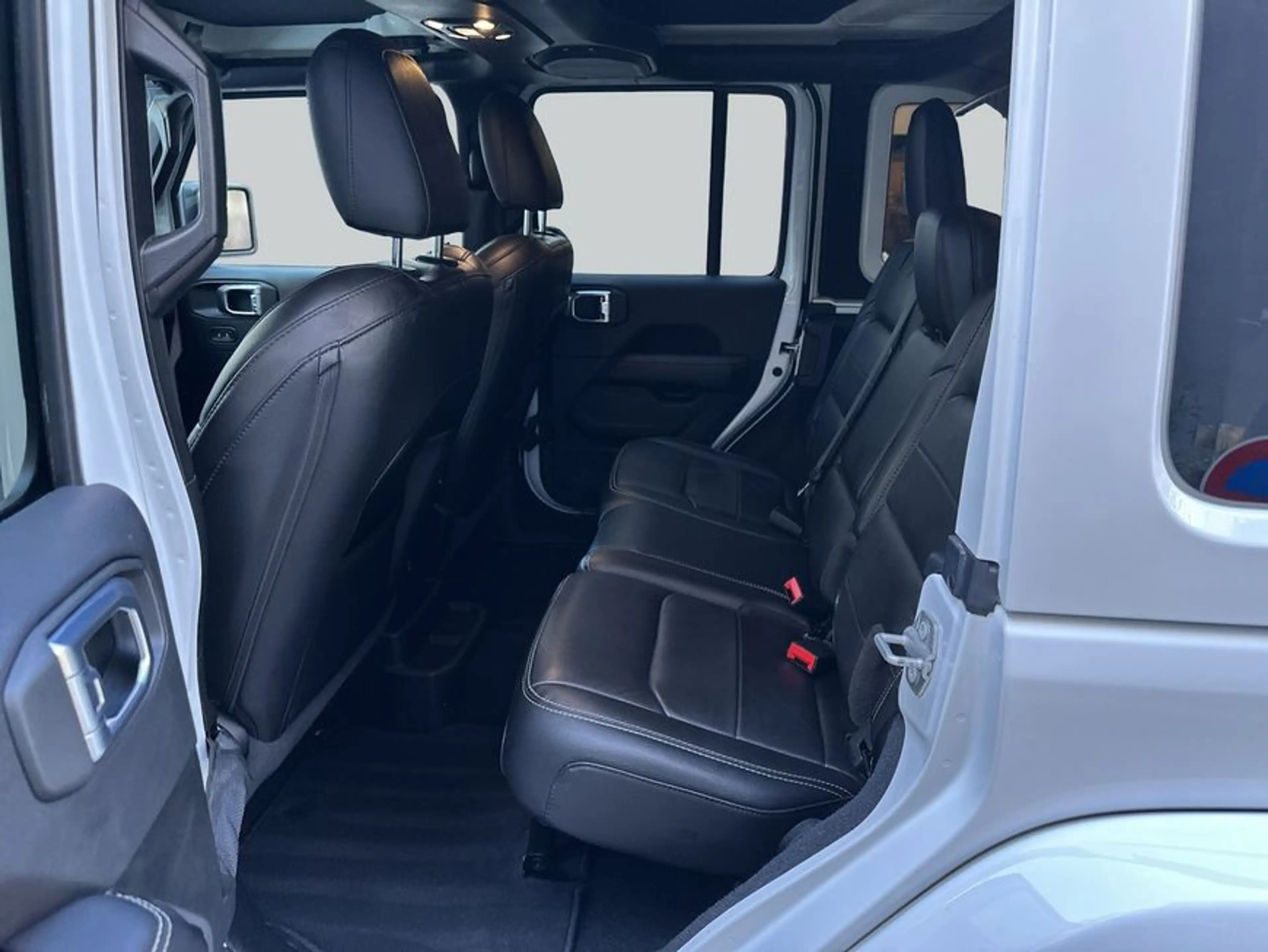 Jeep Wrangler Unlimited 2.0 T-GDI Hardtop AWD Automatik — photo 11