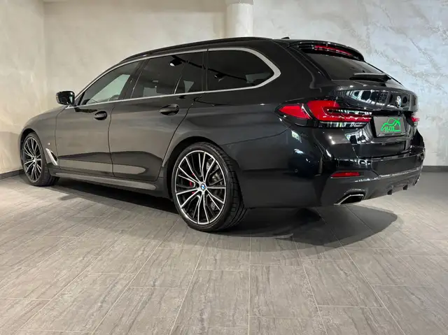 BMW 5 Series view 15