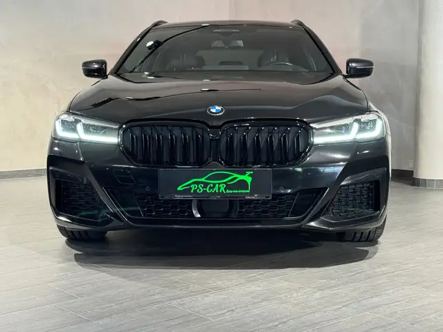 BMW 5 Series view 4