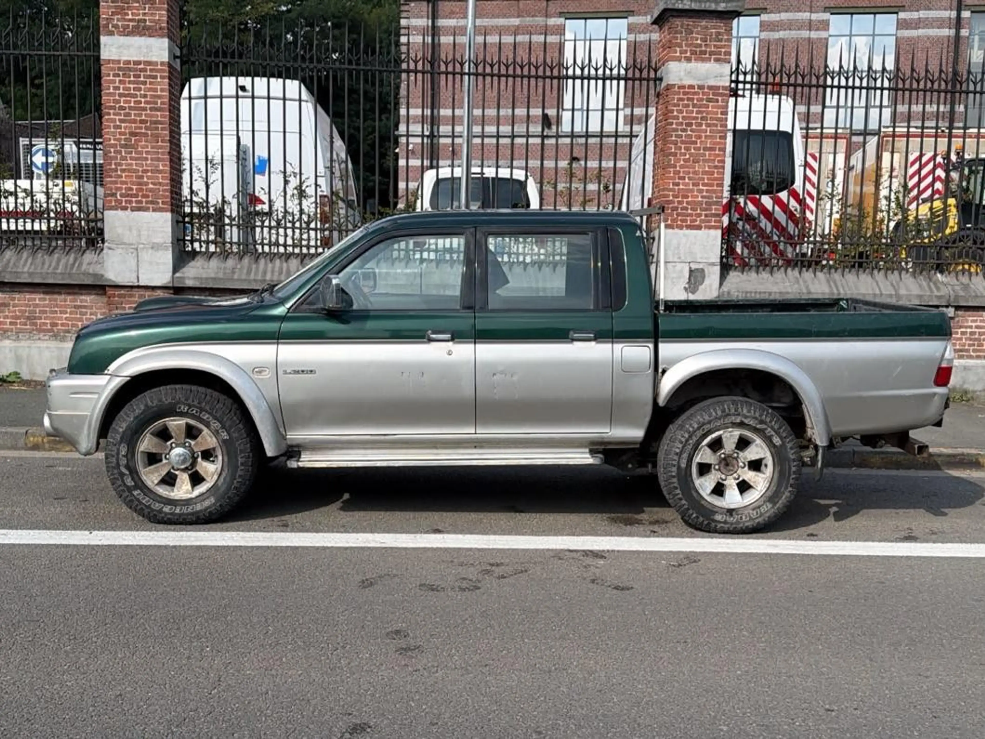 Mitsubishi L200 2.5 Turbo int. Intense 4WD — photo 2