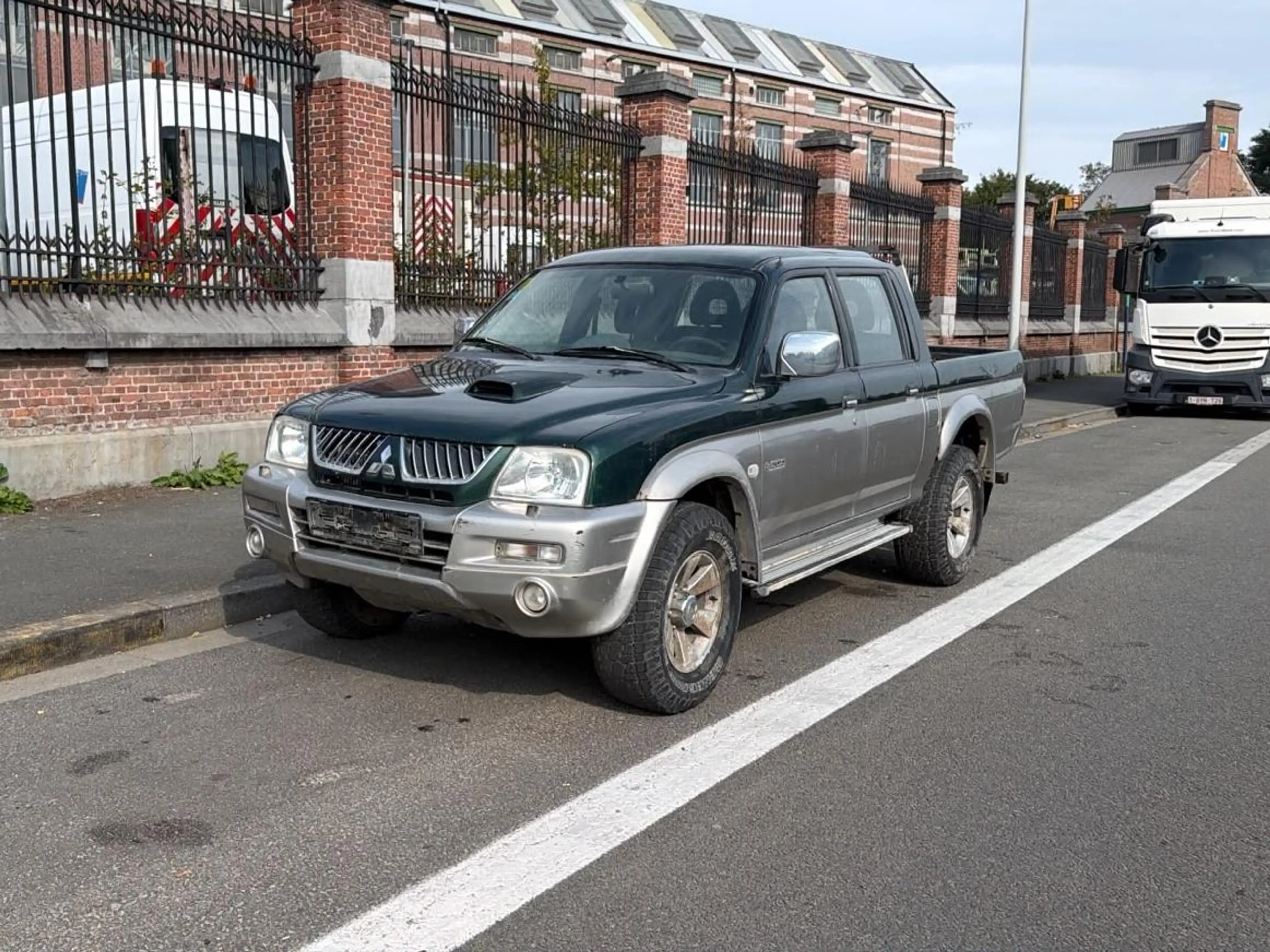 Mitsubishi L200 2.5 Turbo int. Intense 4WD