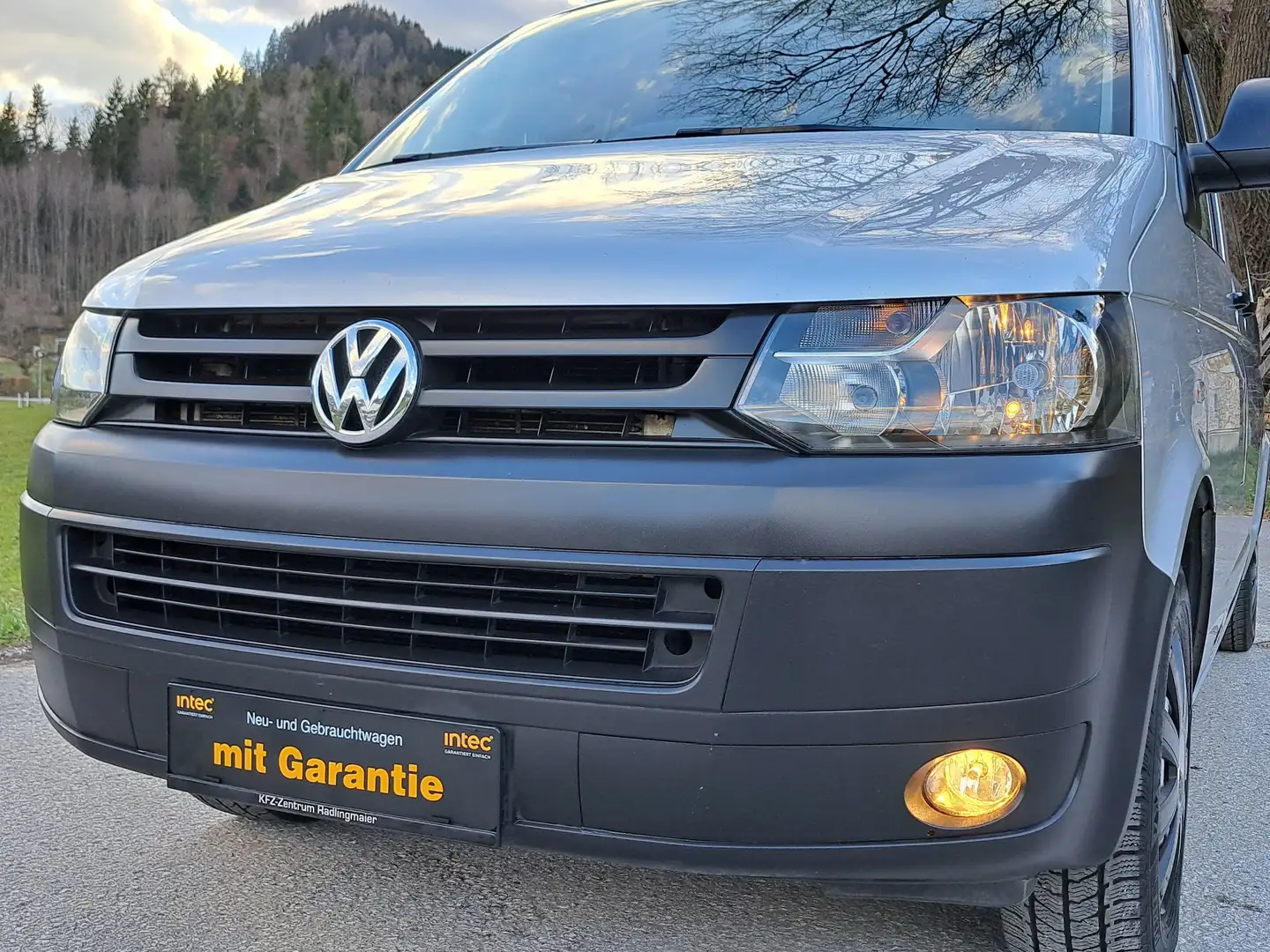 Volkswagen T5 Kombi *LR 2,0*9-Sitzer*Camping*Serviceheft* Silber - 2
