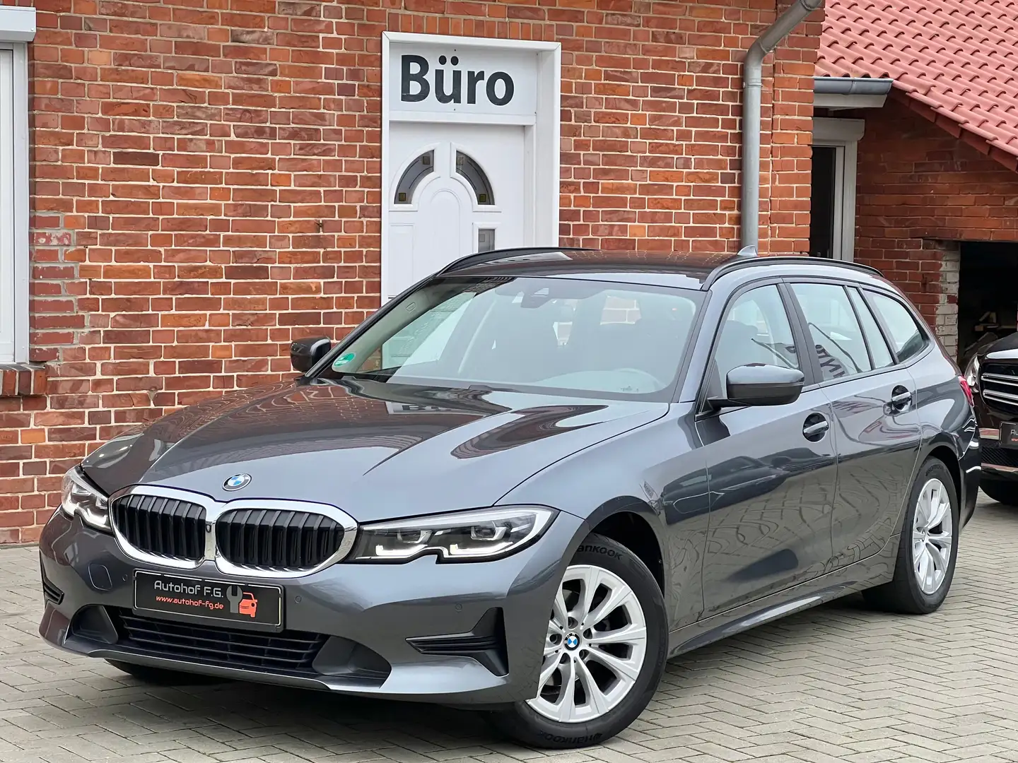 BMW 318 318d Touring/NAVI/CARPLAY/SHZ/PDC/LANE-ASSIST/AC Gris - 1