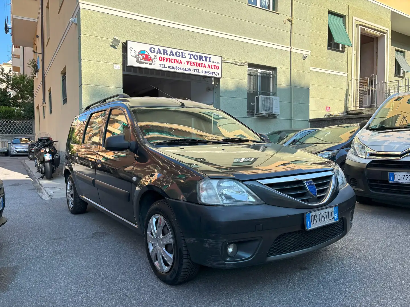 Dacia Logan MCV 1.5 dCi 85CV 7 posti Lauréate Szürke - 1