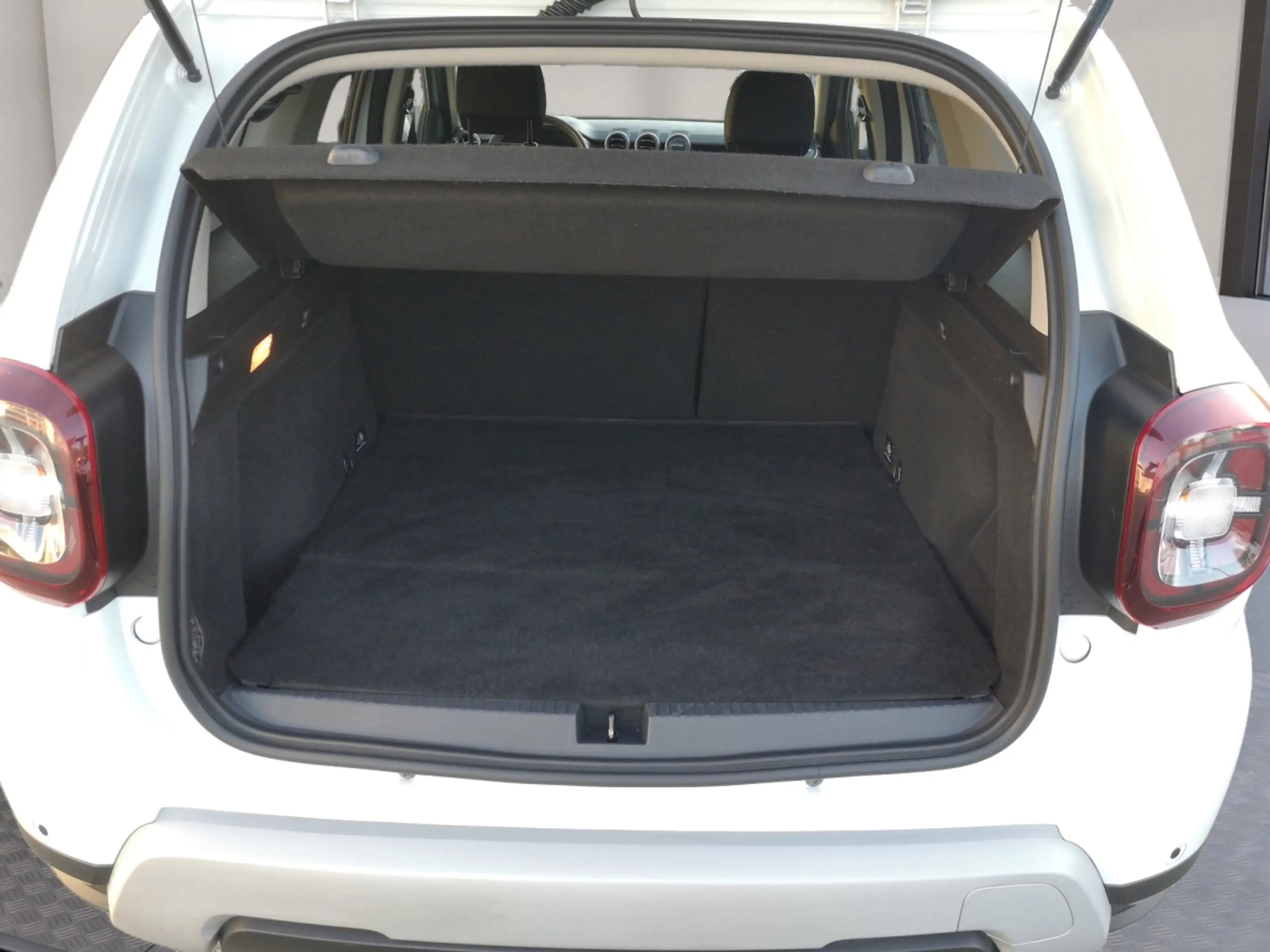 Dacia Duster Prestige Diesel Allrad Blue dCi 115 4WD — photo 12