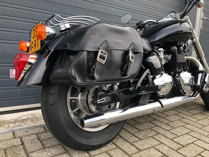 Triumph Bonneville America - foto 4