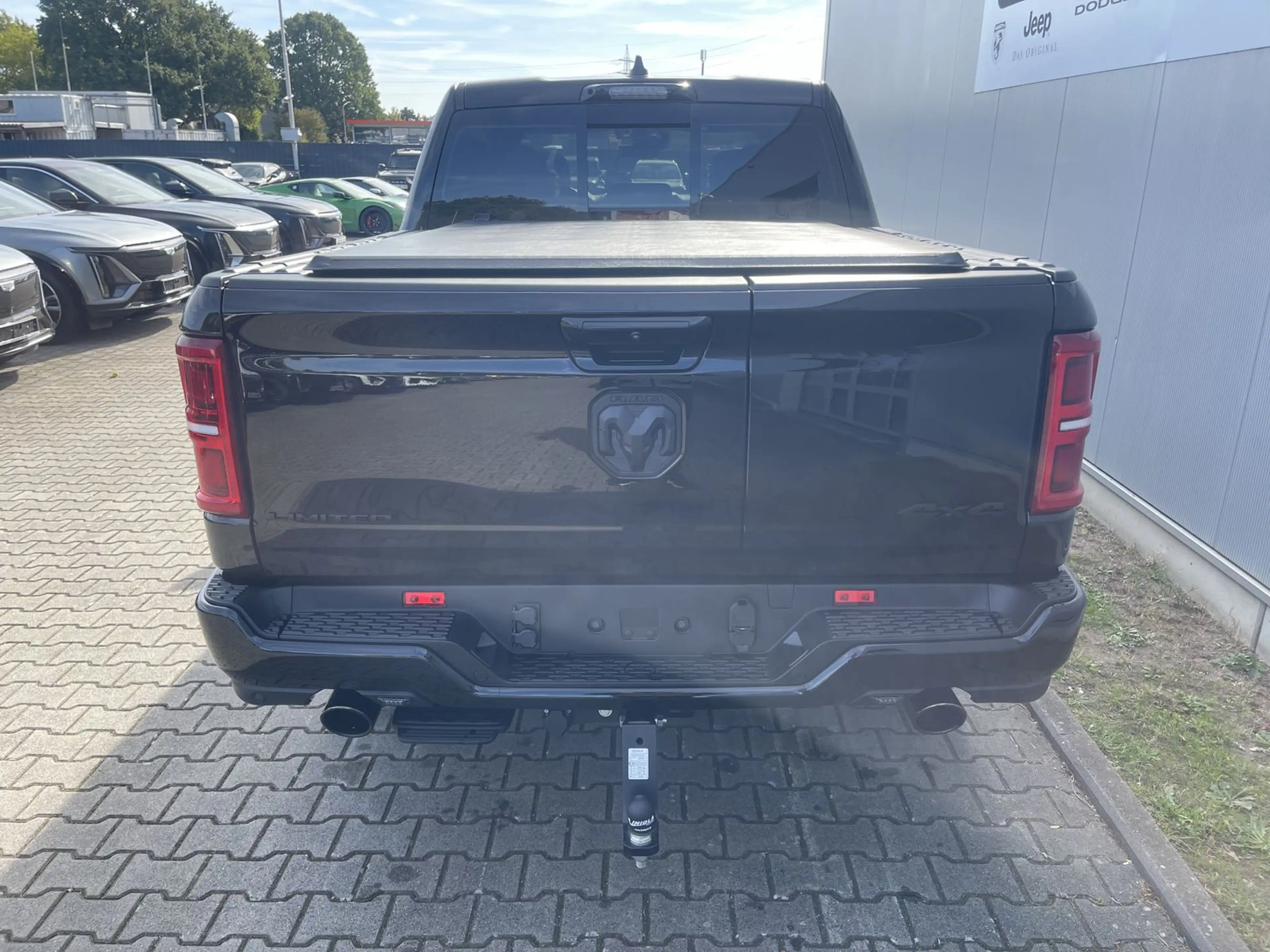 Dodge RAM 1500 Crew Cab Limited 5,7 HEMI V8 — photo 4