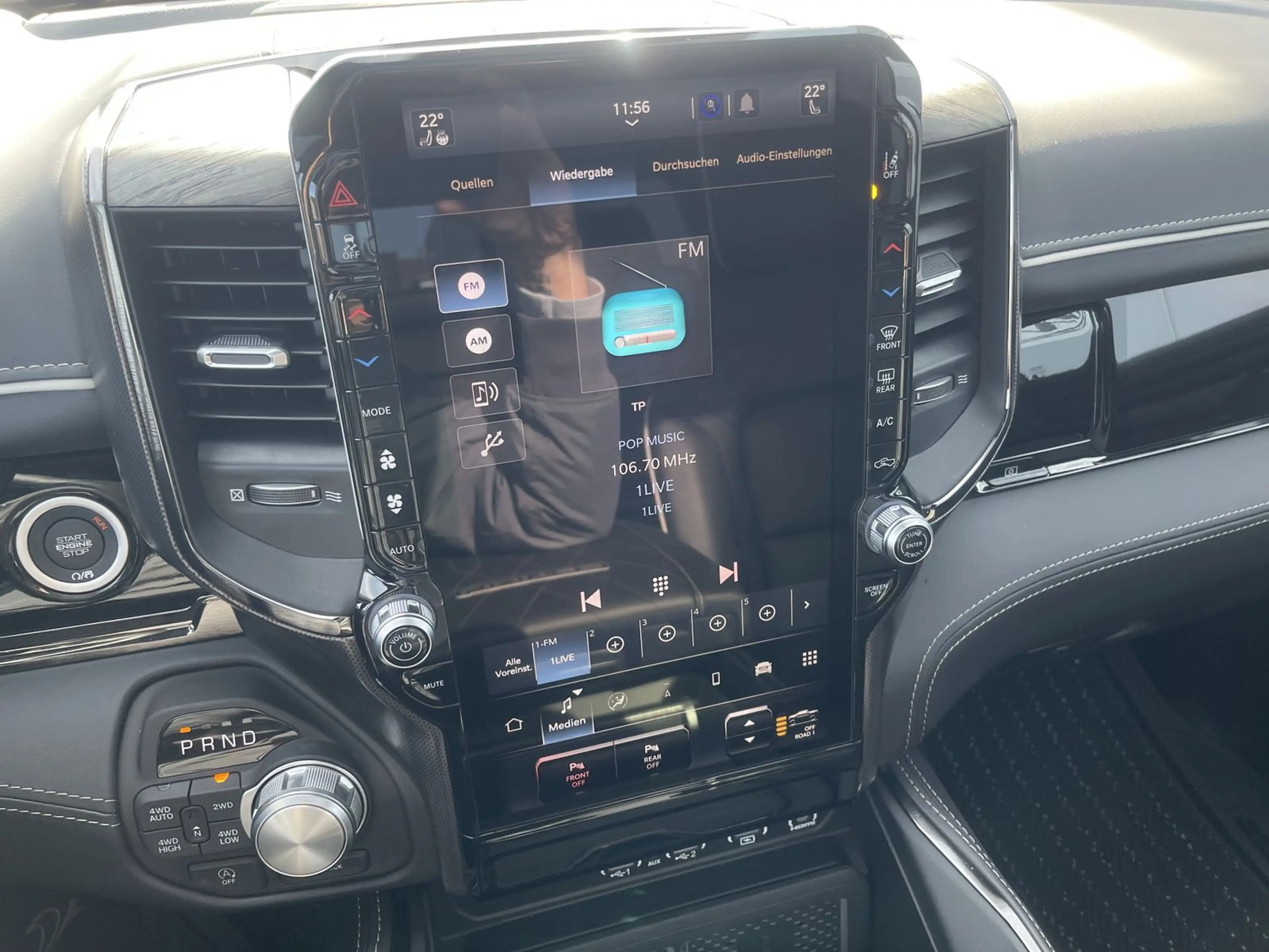 Dodge RAM 1500 Crew Cab Limited 5,7 HEMI V8 — photo 14