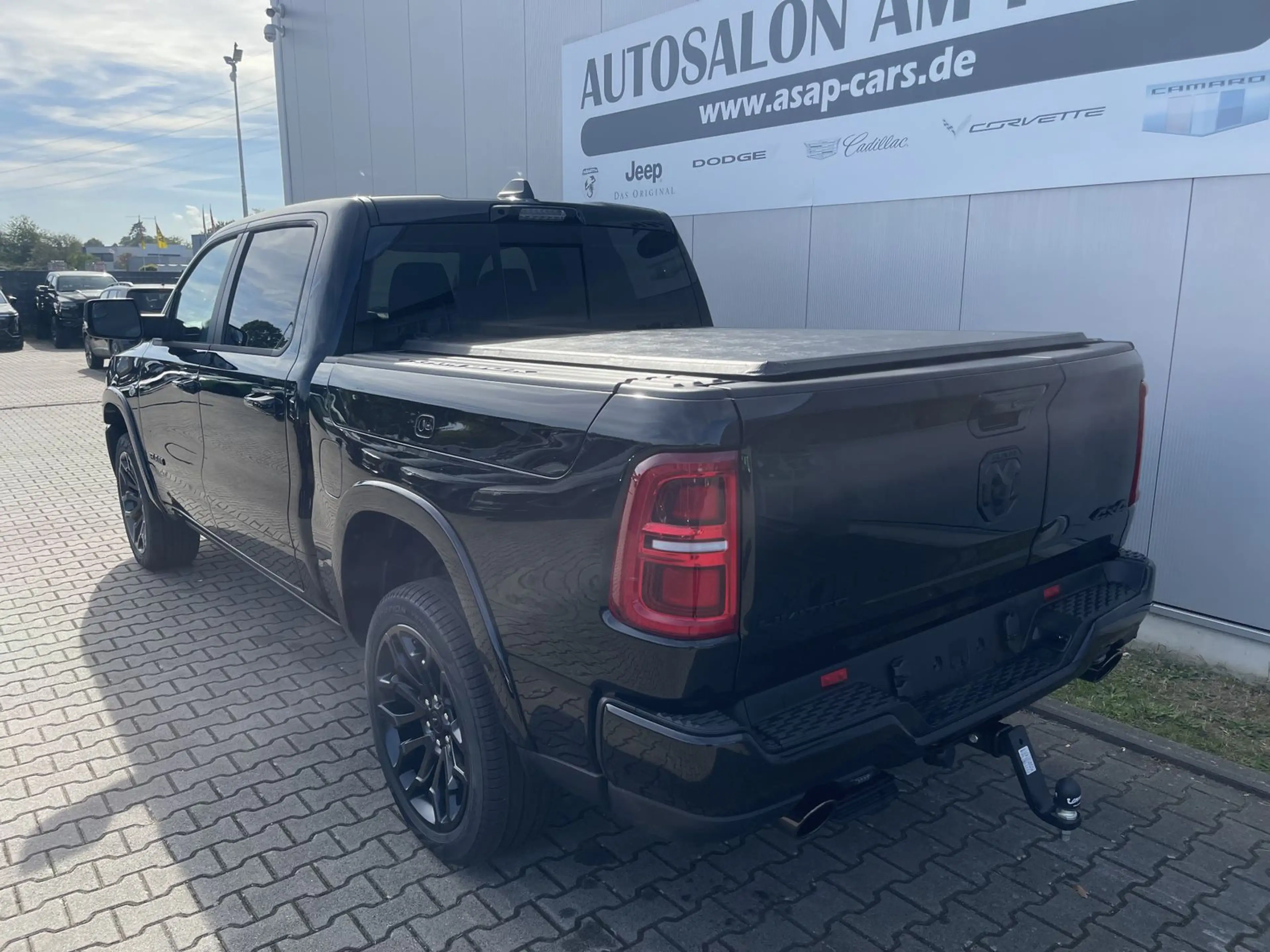 Dodge RAM 1500 Crew Cab Limited 5,7 HEMI V8 — photo 13