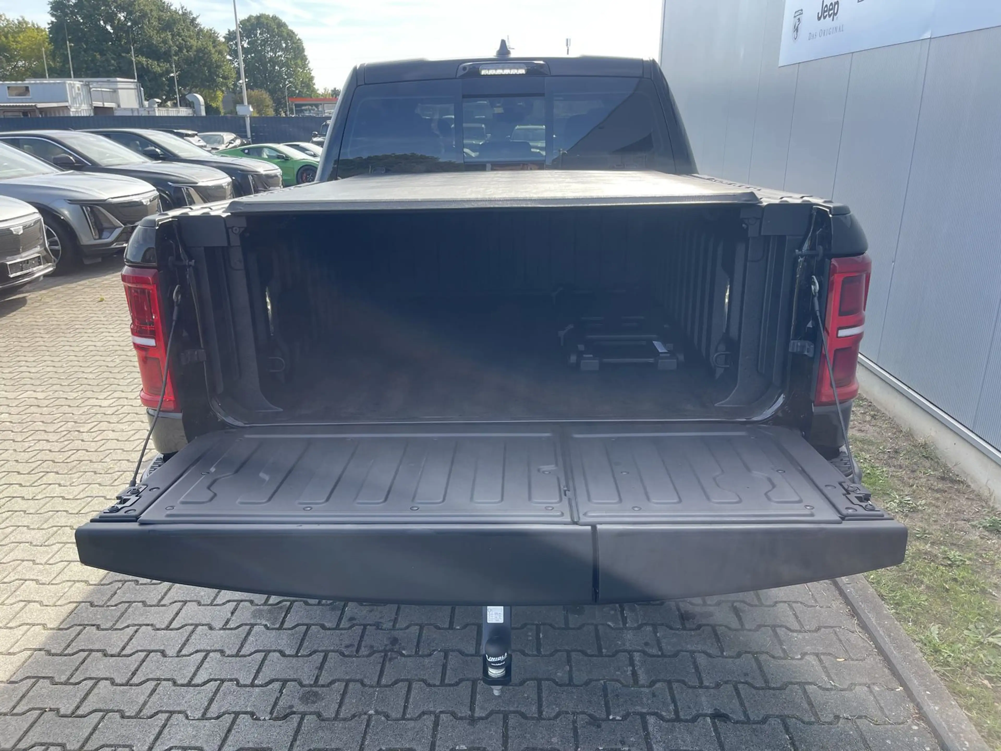 Dodge RAM 1500 Crew Cab Limited 5,7 HEMI V8 — photo 5